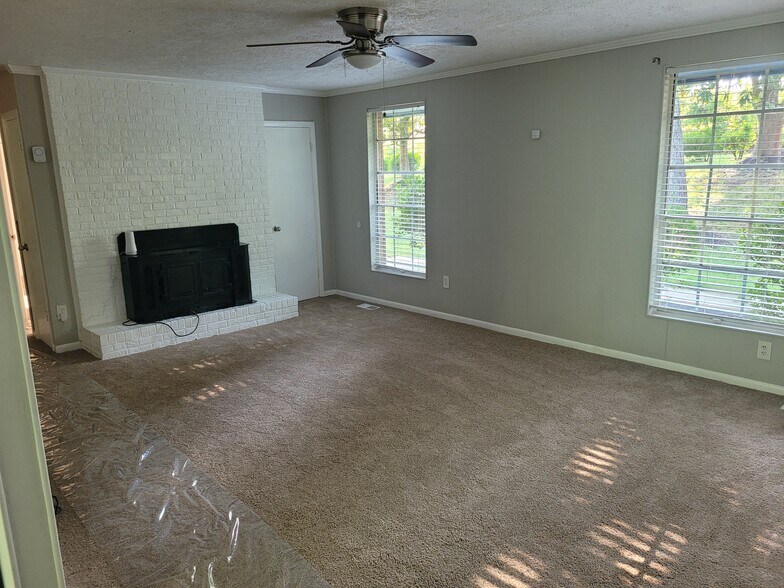 Building Photo - 164 N Ballard Dr
