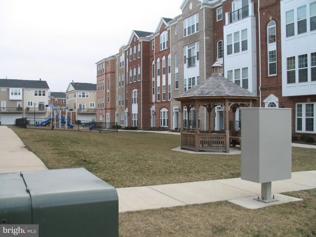 Building Photo - 42784 Lauder Terrace