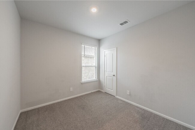 Building Photo - 8637 Centerboard Ln