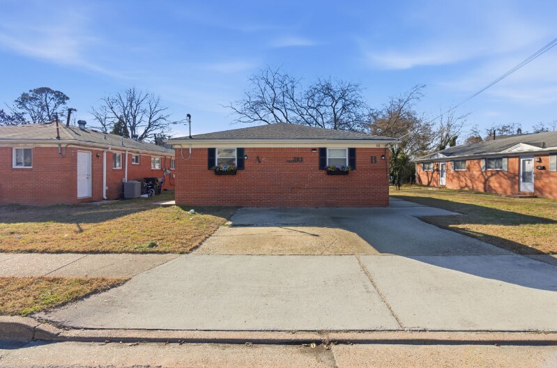 Building Photo - 361 Cherry St