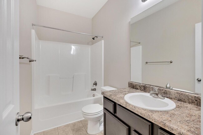 Building Photo - Carolina Forest Townhome with garage!