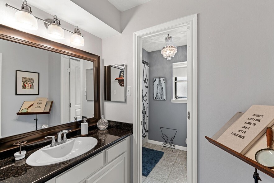 Hall bath with separate vanity area - 1178 Bournewood Dr