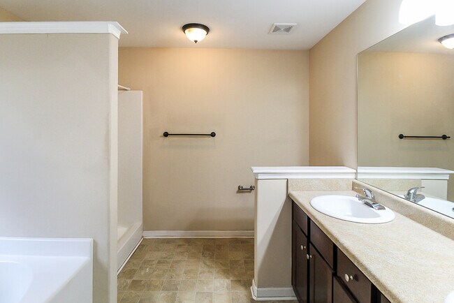 Building Photo - Two-Story Home in Locust Grove, GA