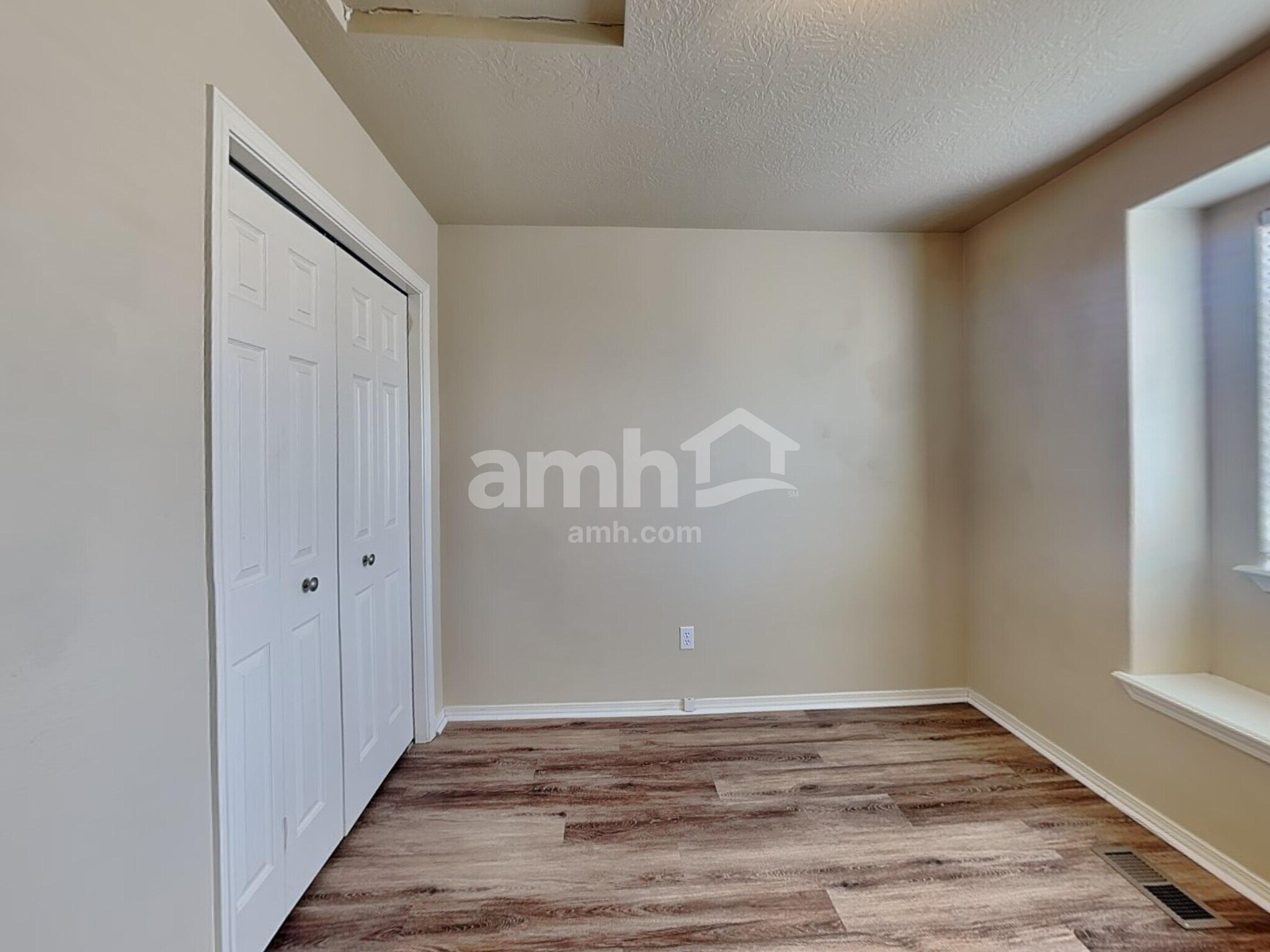 Building Photo - 12556 W Lewisburg Dr