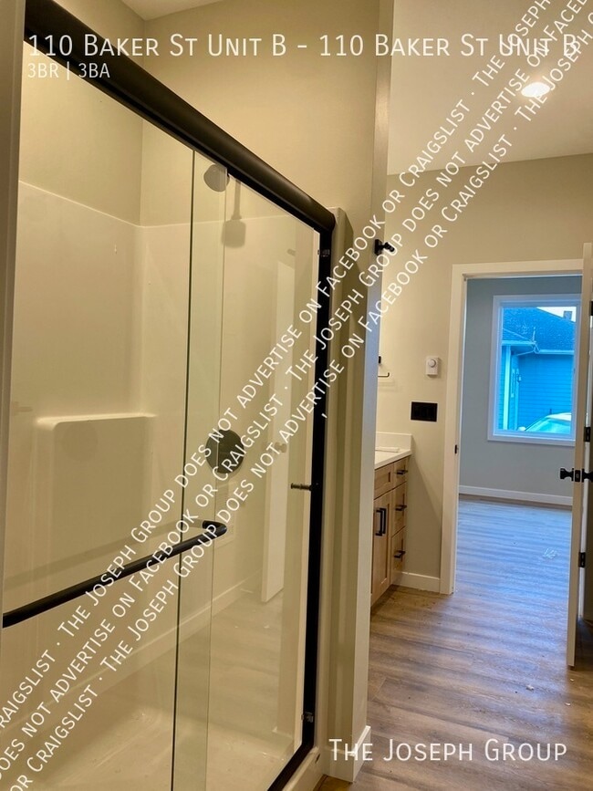 Building Photo - 110 Baker St