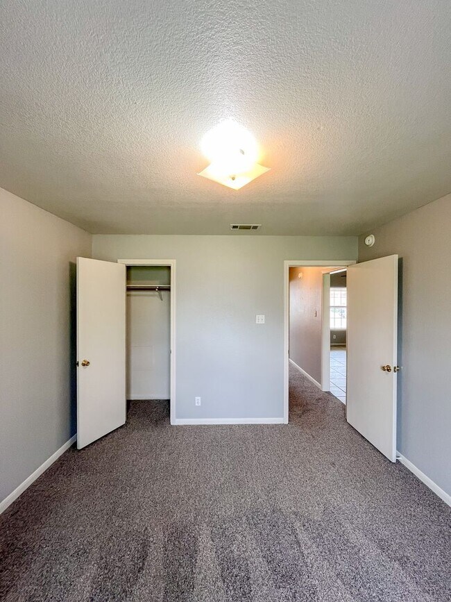 Building Photo - 1707 Windward Dr