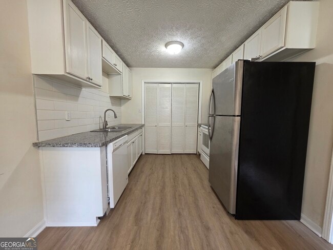 Building Photo - 450 Booth Cir SW