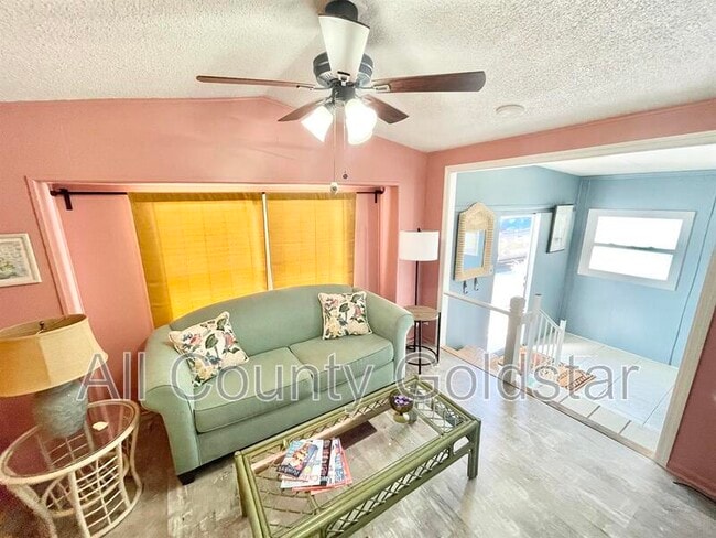 Building Photo - 1475 Flamingo Dr