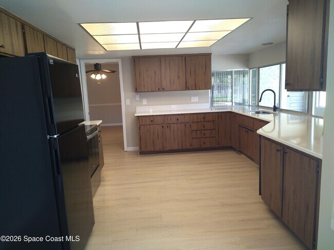 Building Photo - 530 Rio Ln