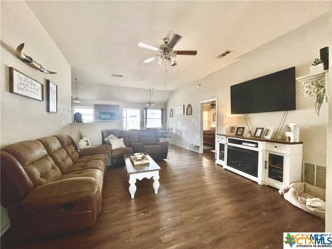 Building Photo - 100 Calcite Ln