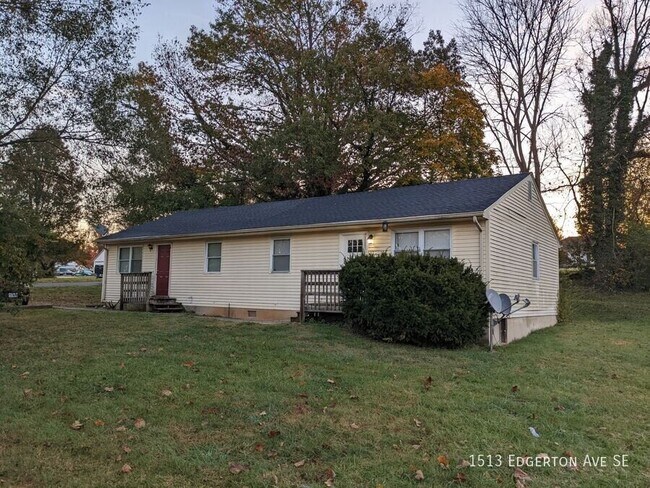 Building Photo - 1513 Edgerton Ave SE
