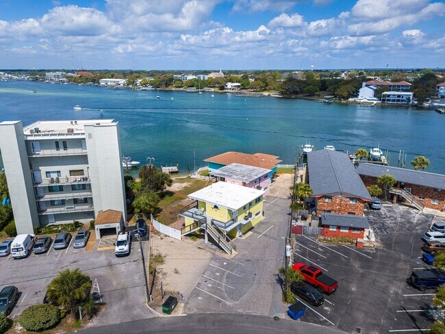 Building Photo - 334 Bluefish Dr