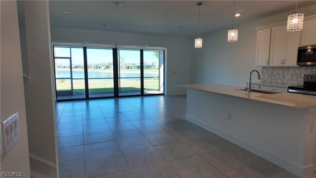 Building Photo - 3700 Passion Vine Dr