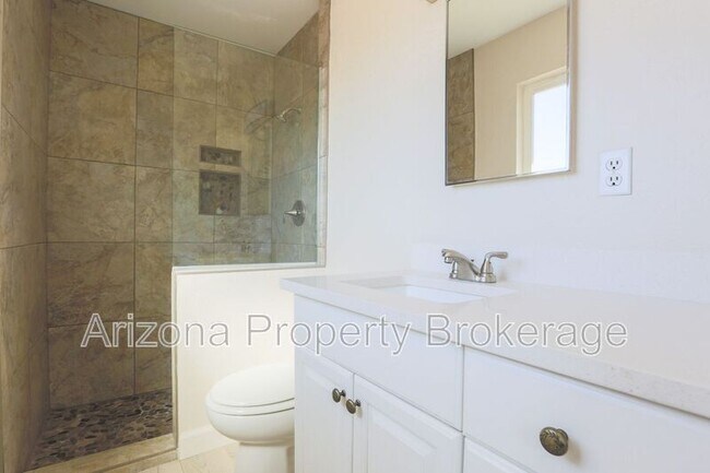 Building Photo - 8513 E Mariposa Dr