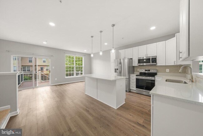 Building Photo - 154 Fieldstone Ct