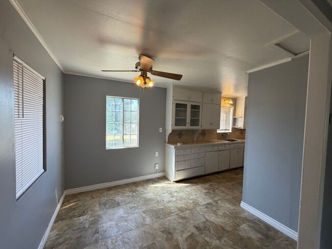 Building Photo - Cute 1 bed 1 bath