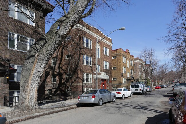 Building Photo - 2304 Harriet Ave