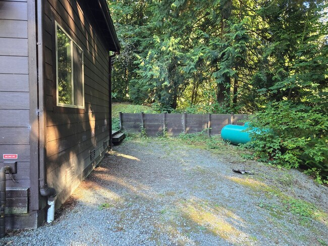 Building Photo - 23253 WA-534