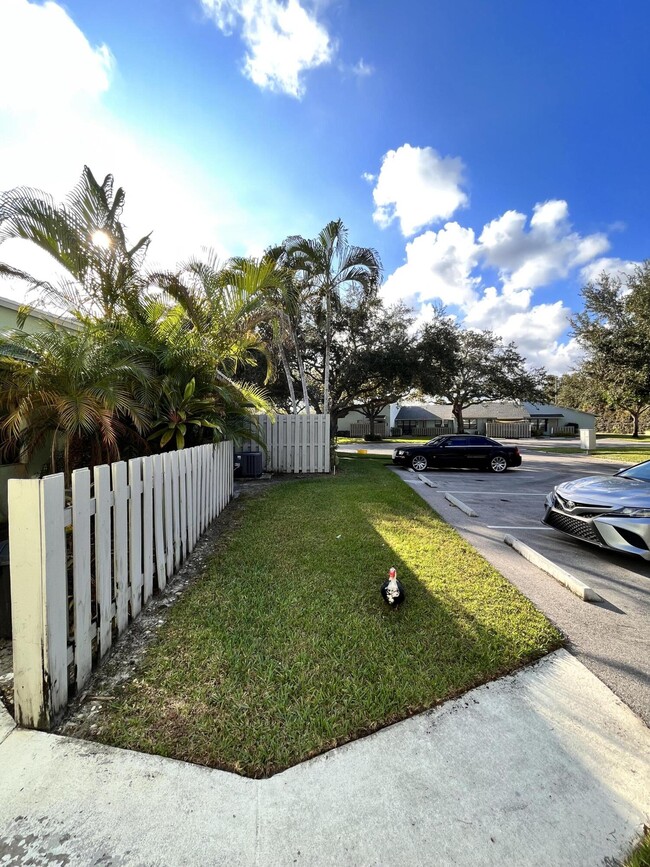 Building Photo - 431 Jupiter Lakes Blvd