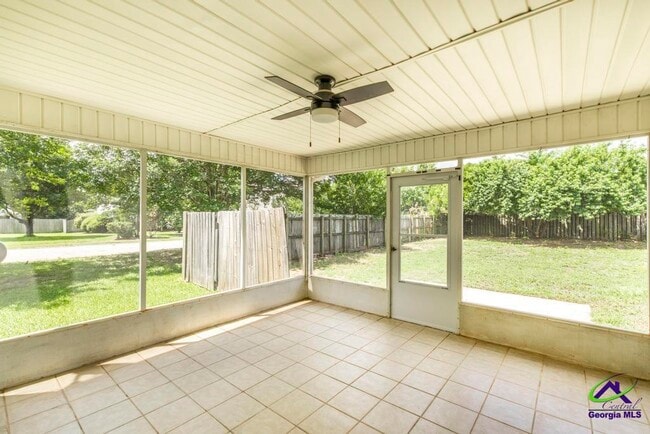 Building Photo - 462 Falkirk Dr