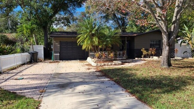 Building Photo - 1742 Cardinal Dr