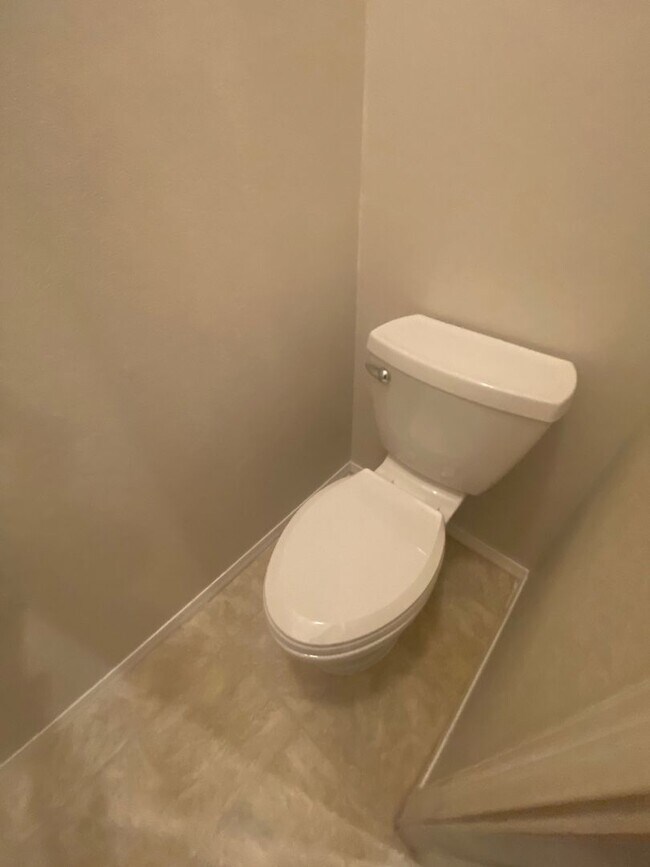 Building Photo - 4 Bedroom 2 Bath home in Winter Haven for RENT!