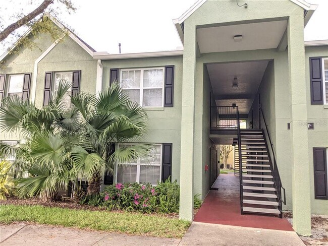 Building Photo - 2025 Dixie Belle Dr