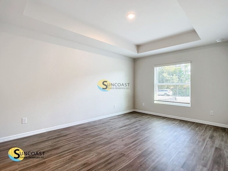 Building Photo - 303 Chiquita Blvd N