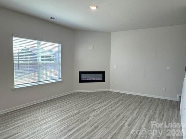 Building Photo - 7898 Old Brk Rd