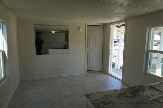 Building Photo - 8979 Gladewood