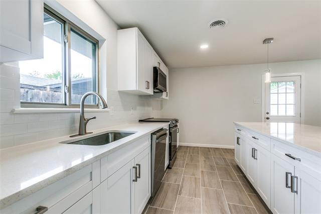 Building Photo - 3517 Woodleigh Dr