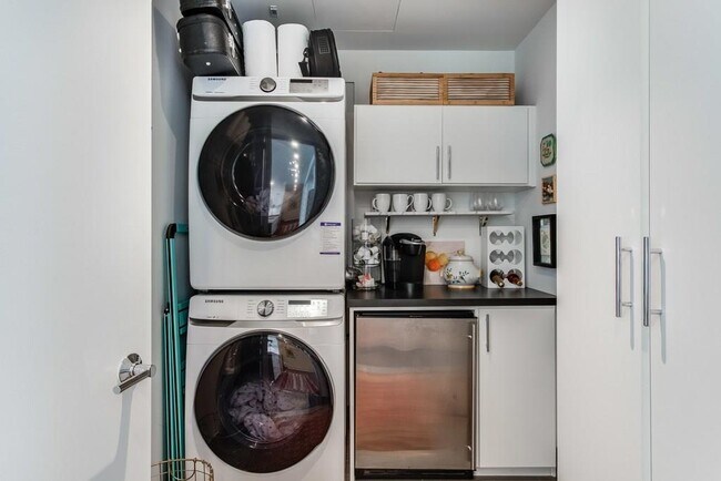 Building Photo - 301 West Ave