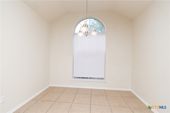 Building Photo - 5304 Willamette Ln