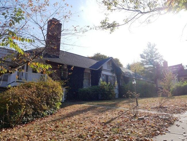 Building Photo - 2110 Walnut St