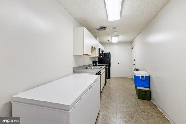 Building Photo - 5505 Seminary Rd