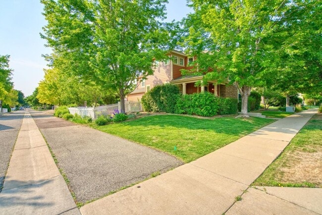 Building Photo - 2370 Windmill Dr