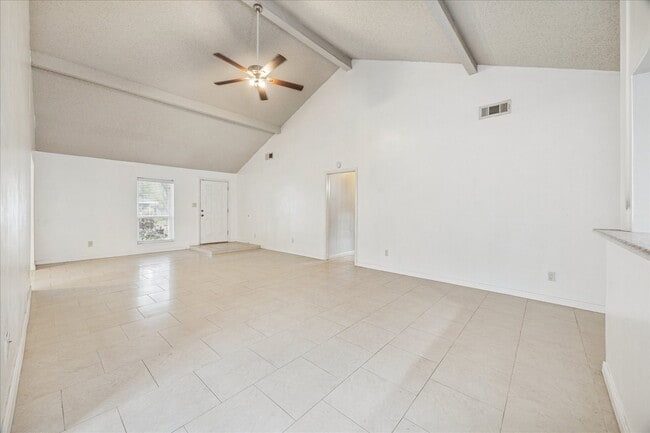 Building Photo - 1907 Sedgie Dr