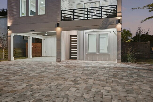 Building Photo - 14300 Millcole Ave