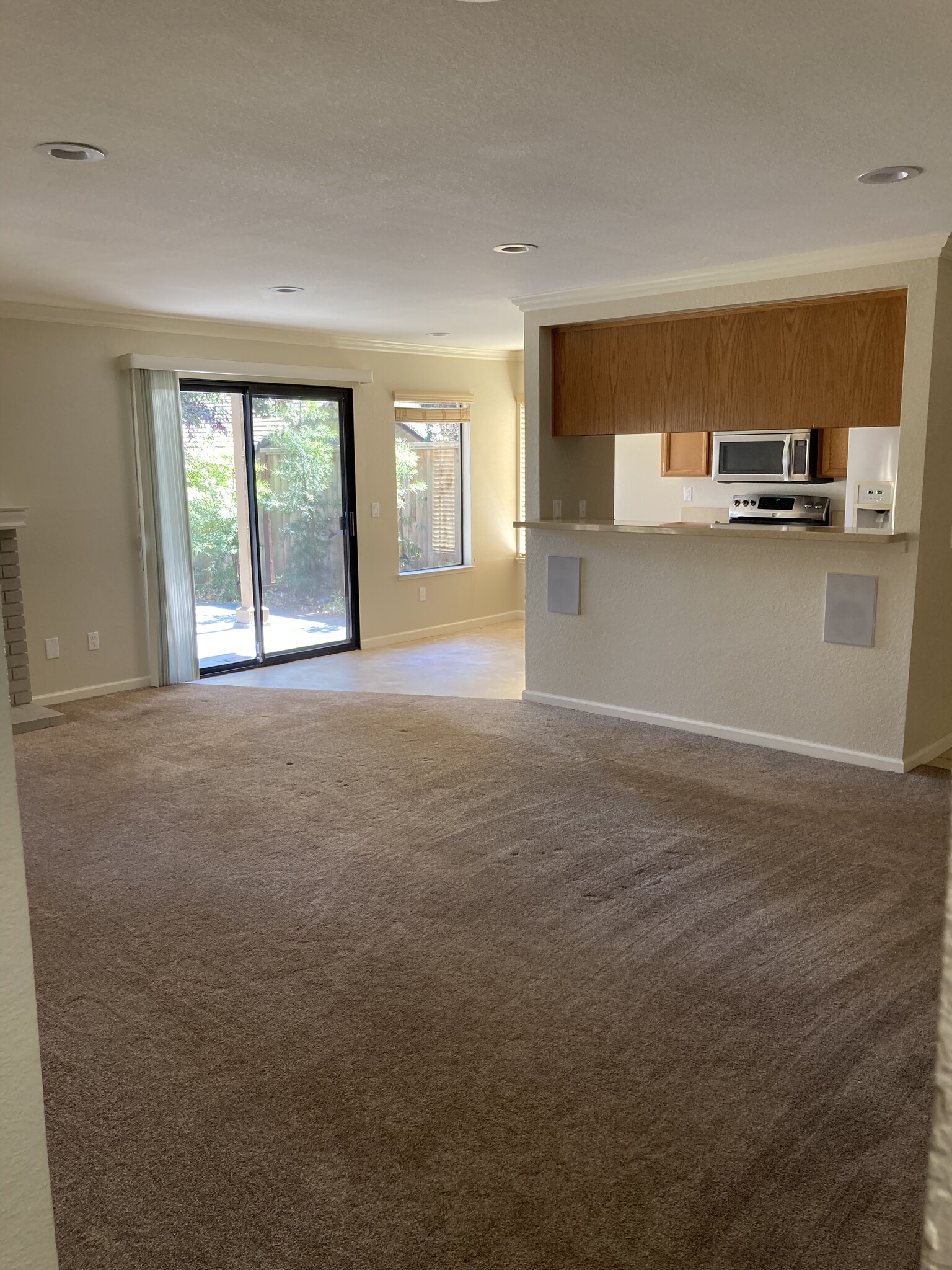 Dining and kitchen - 38693 Huntington Cir