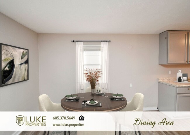 Building Photo - 1417 S Van Eps Ave