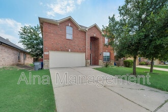 Building Photo - 2640 Lake Ridge Dr