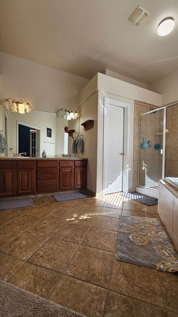 Building Photo - Beautiful 4 Bedroom Wolf Ranch Home