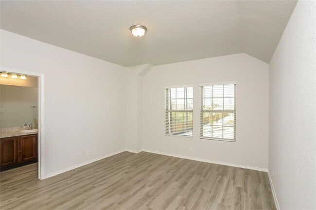 Building Photo - 5015 Giant Sequoia Way