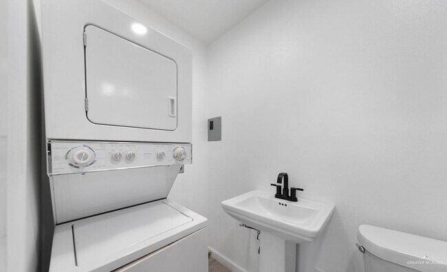 Building Photo - 16 McFadden Dr