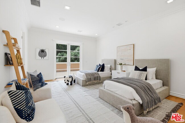 Building Photo - 407 Robert Ln