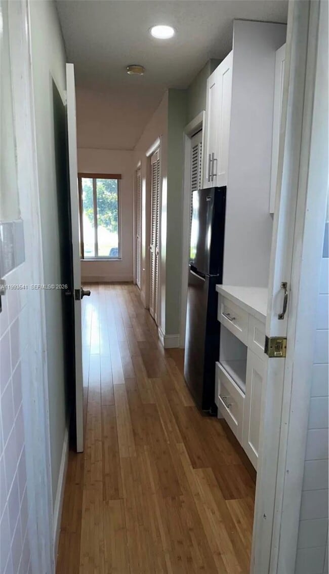 Building Photo - 4540 SW 133rd Ave