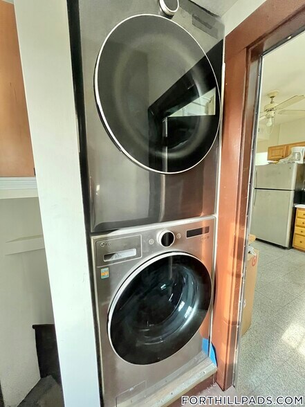 Building Photo - 49 Beech Glen St