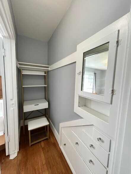 Building Photo - 2421 Hilgard Ave