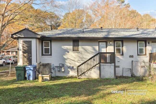 Building Photo - 839 Commodore Dr NW