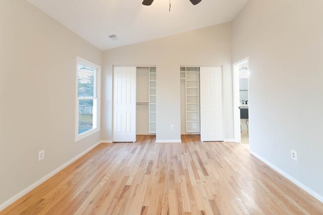 Building Photo - 1553 Templeton Pl